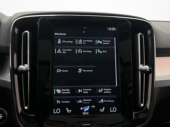 Volvo XC40 23 of 30