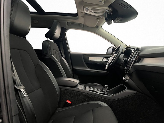 Volvo XC40 15 of 30