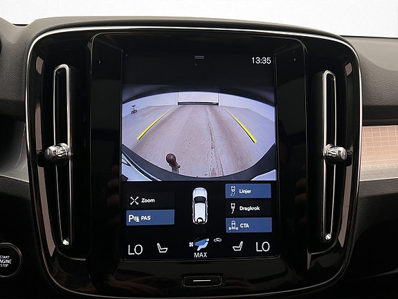 Volvo XC40 25 of 30