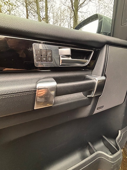 Land Rover Discovery 4 16 of 22