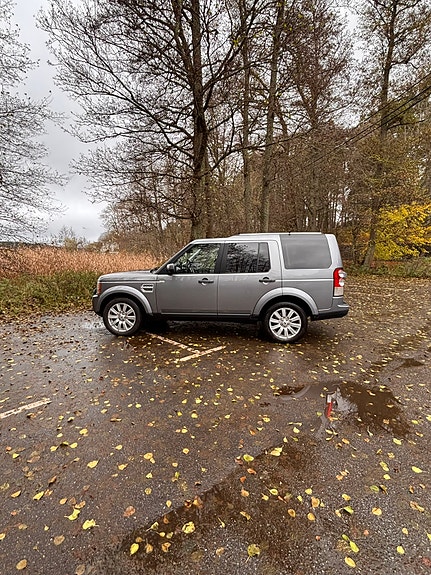 Land Rover Discovery 4 2 of 22