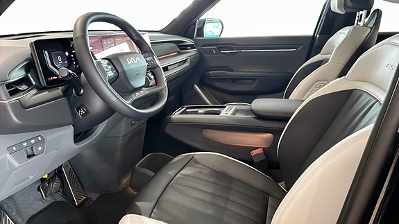 Kia EV9 3 of 13