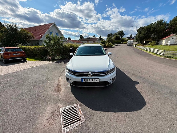 Volkswagen Passat 3 of 8