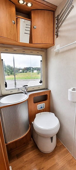 Adria Coral A660SP 16 of 20