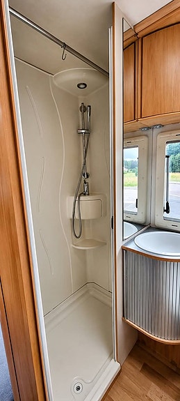 Adria Coral A660SP 10 of 20