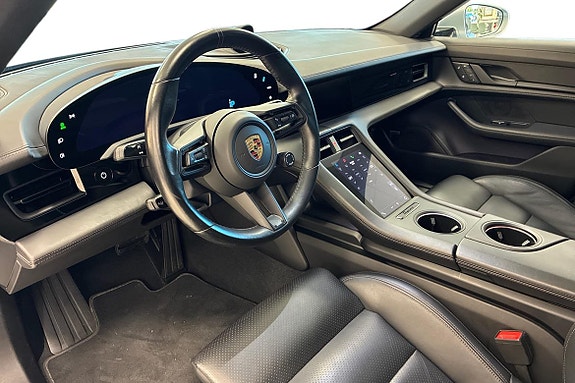 Porsche Taycan 4S 12 of 18