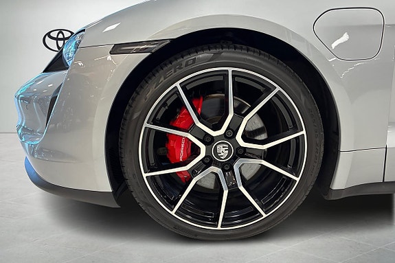 Porsche Taycan 4S 15 of 18