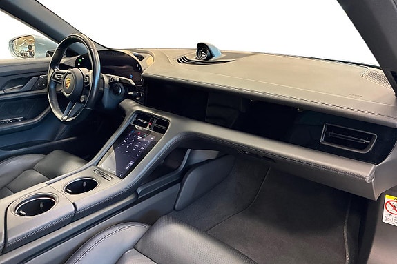 Porsche Taycan 4S 6 of 18