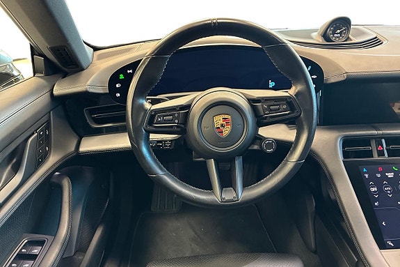 Porsche Taycan 4S 9 of 18