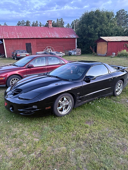 Pontiac Firebird 2 of 5