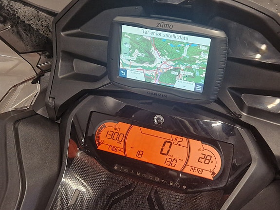 Ski-Doo Expedition SE 900 Ace Turbo 2 of 3