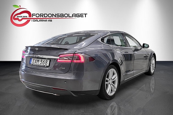 Tesla Model S 4 of 12