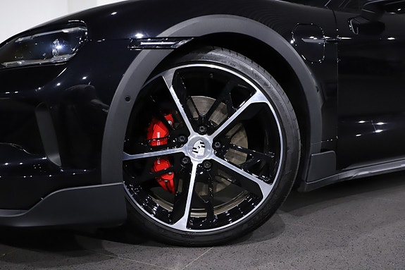 Porsche Taycan 4S 9 of 26