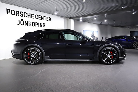 Porsche Taycan 4S 6 of 26