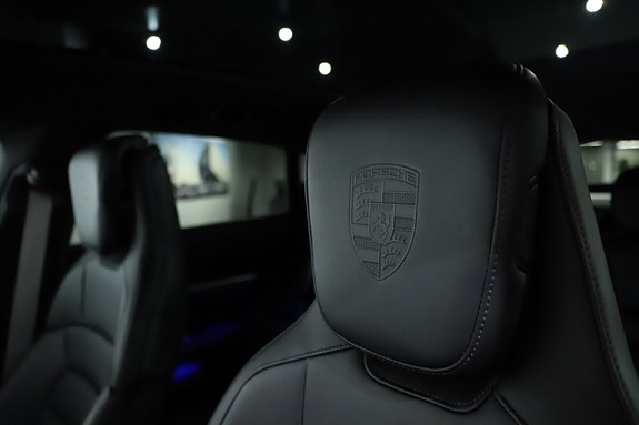 Porsche Taycan 4S 15 of 26