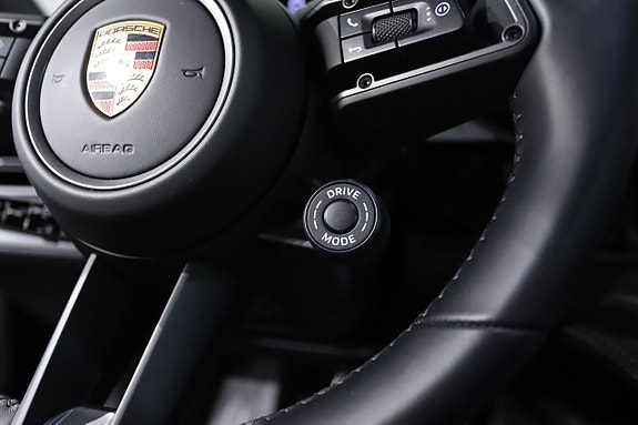 Porsche Taycan 4S 21 of 26