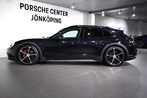 Porsche Taycan 4S 2 of 26