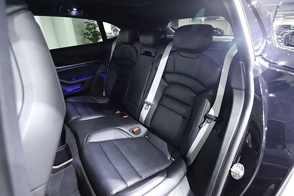 Porsche Taycan 4S 16 of 26