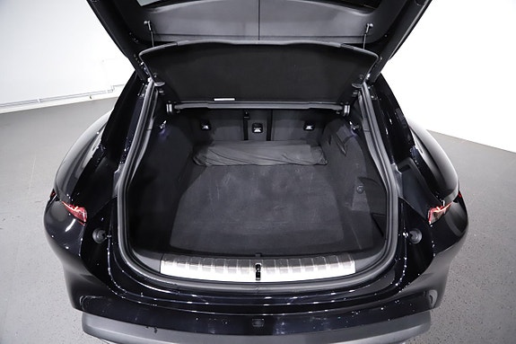 Porsche Taycan 4S 18 of 26