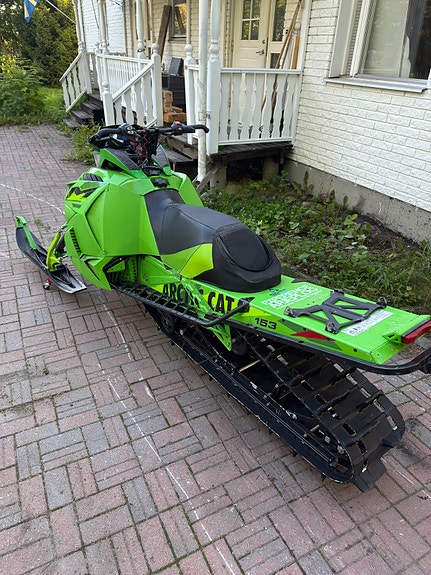 Arctic-cat M8000 Hardcore 4 of 6