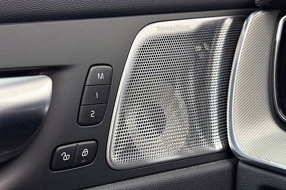Volvo XC60 18 of 30
