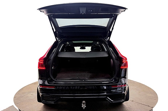 Volvo XC60 8 of 30