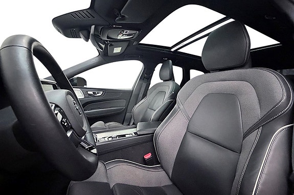 Volvo XC60 13 of 30