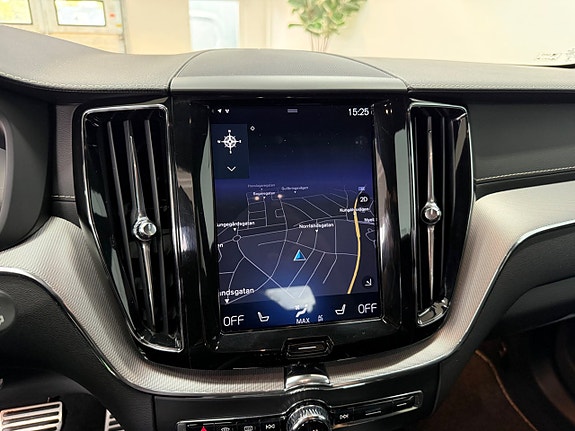 Volvo XC60 10 of 26