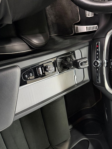 Volvo XC60 17 of 26