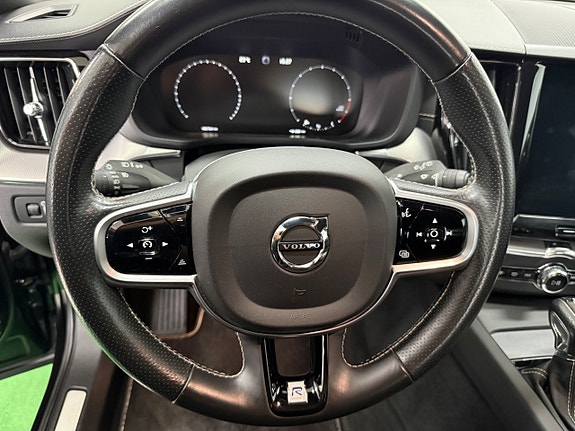 Volvo XC60 18 of 26