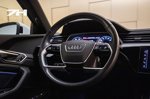 Audi Q8 e-tron 10 of 24