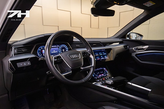 Audi Q8 e-tron 9 of 24