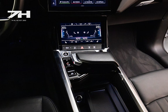 Audi Q8 e-tron 13 of 24