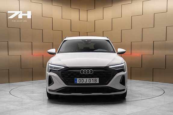 Audi Q8 e-tron 8 of 24