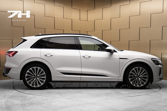 Audi Q8 e-tron 6 of 24