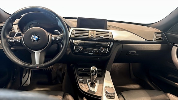 BMW 330i 4 of 8