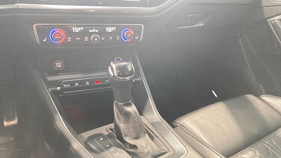 Audi RS Q3 12 of 22