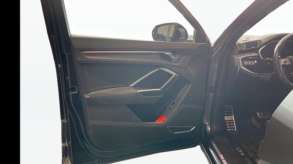 Audi RS Q3 17 of 22