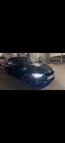 BMW 320d 4 of 6