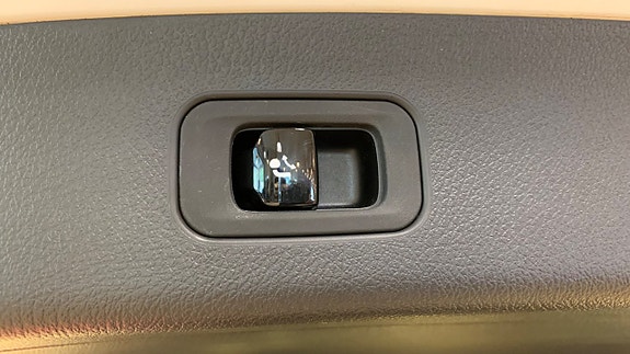 Mercedes-Benz GLC300 e 17 of 17