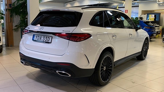 Mercedes-Benz GLC300 e 3 of 17