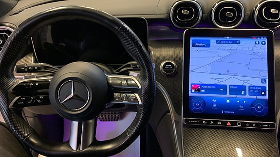 Mercedes-Benz GLC300 e 15 of 17