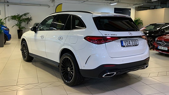 Mercedes-Benz GLC300 e 2 of 17