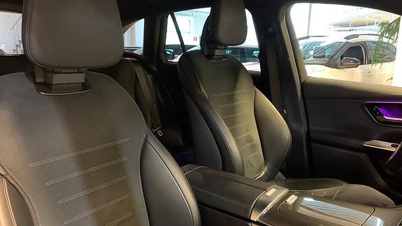 Mercedes-Benz GLC300 e 10 of 17