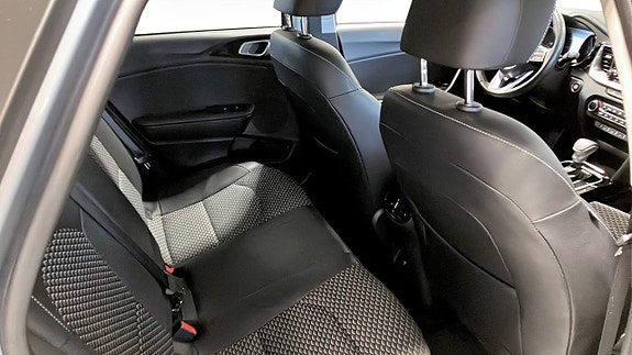 Kia Ceed 5 of 17