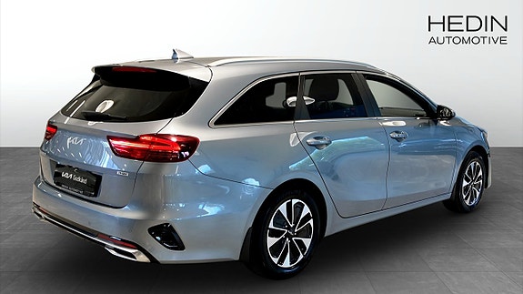 Kia Ceed 2 of 17