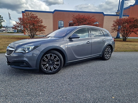 Opel Insignia Country Tourer 2 of 7
