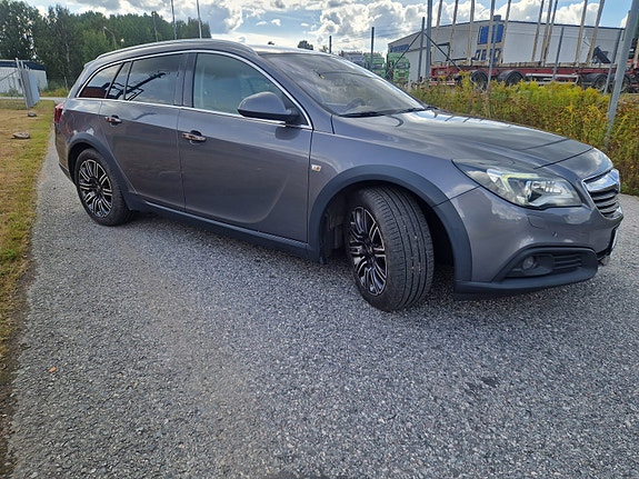 Opel Insignia Country Tourer 3 of 7