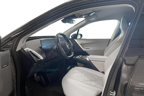 BMW iX 19 of 19