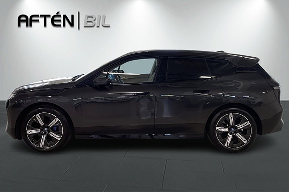BMW iX 5 of 19